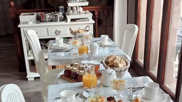 Free daily continental breakfast