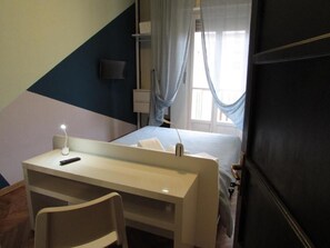 客房 | 書桌、免費 Wi-Fi、床單