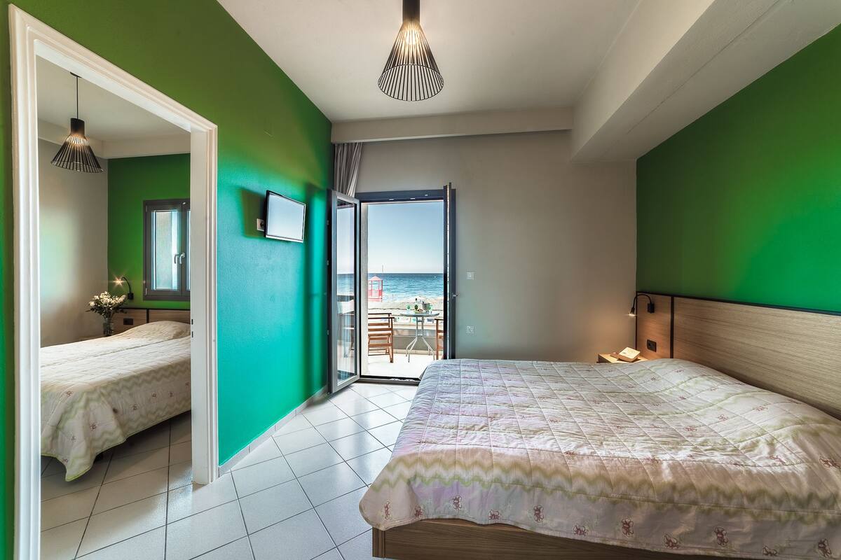 1 bedroom, premium bedding, free WiFi, bed sheets