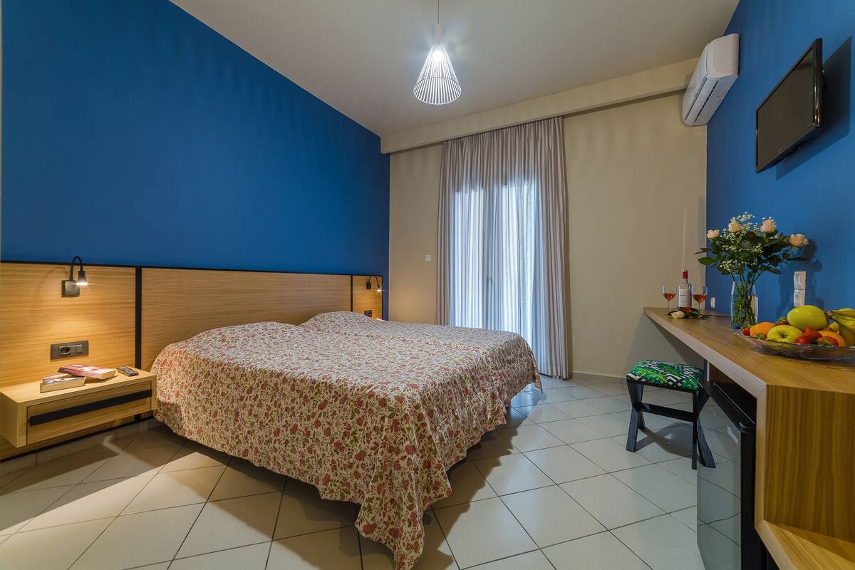 1 bedroom, premium bedding, free WiFi, bed sheets