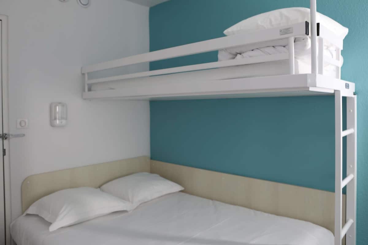 Lydisolert, wi-fi (inkludert), sengetøy og rullestolvennlig