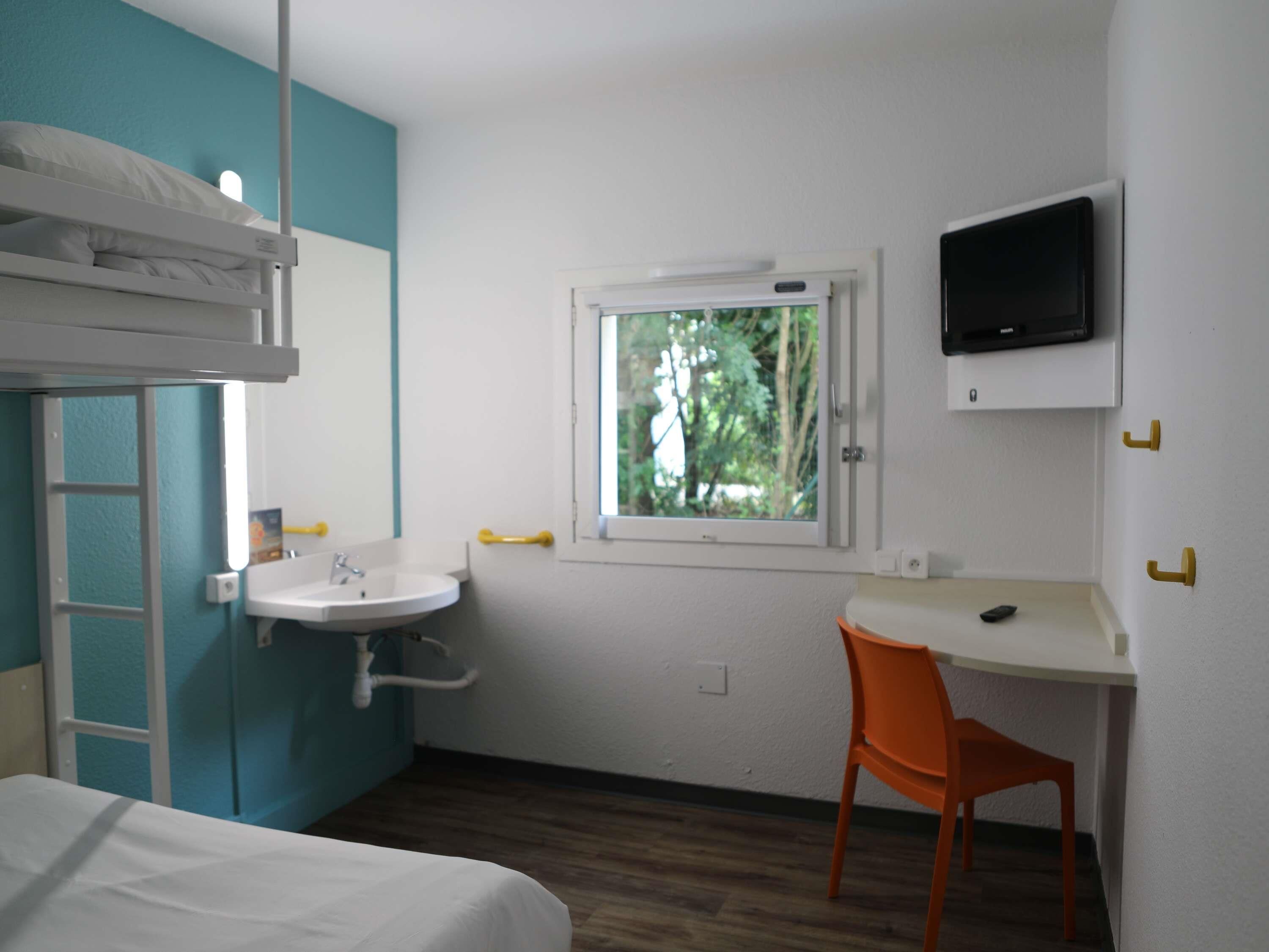 Soundproofing, free WiFi, bed sheets, wheelchair access