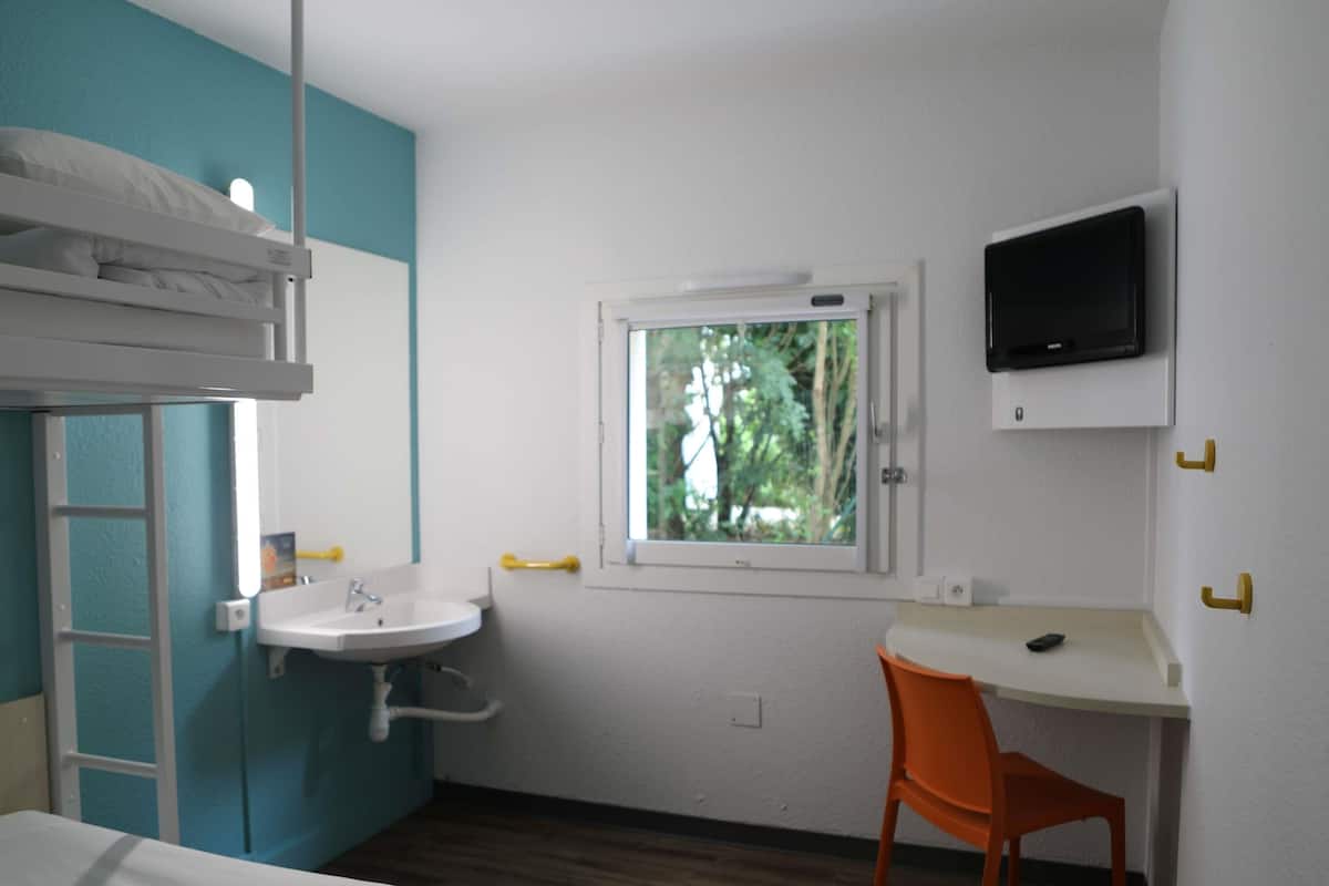 Soundproofing, free WiFi, bed sheets, wheelchair access