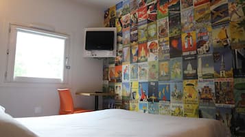 Individually furnished, laptop workspace, soundproofing, free WiFi