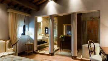 Juniorsvit | Badrum | Lyxtoalettartiklar, hÄrtork, badrock och bidé