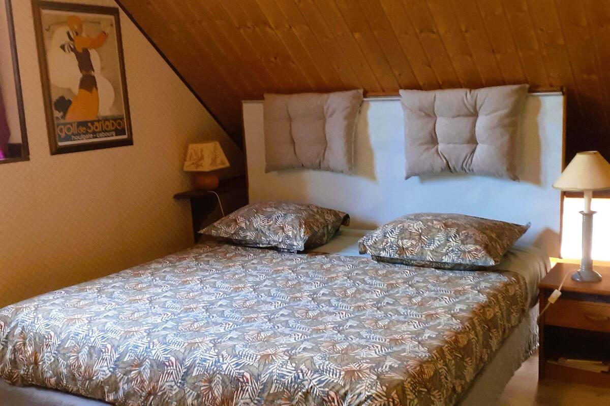 Habitación Confort, 1 cama King size | 1 habitación, ropa de cama de alta calidad y decoración personalizada