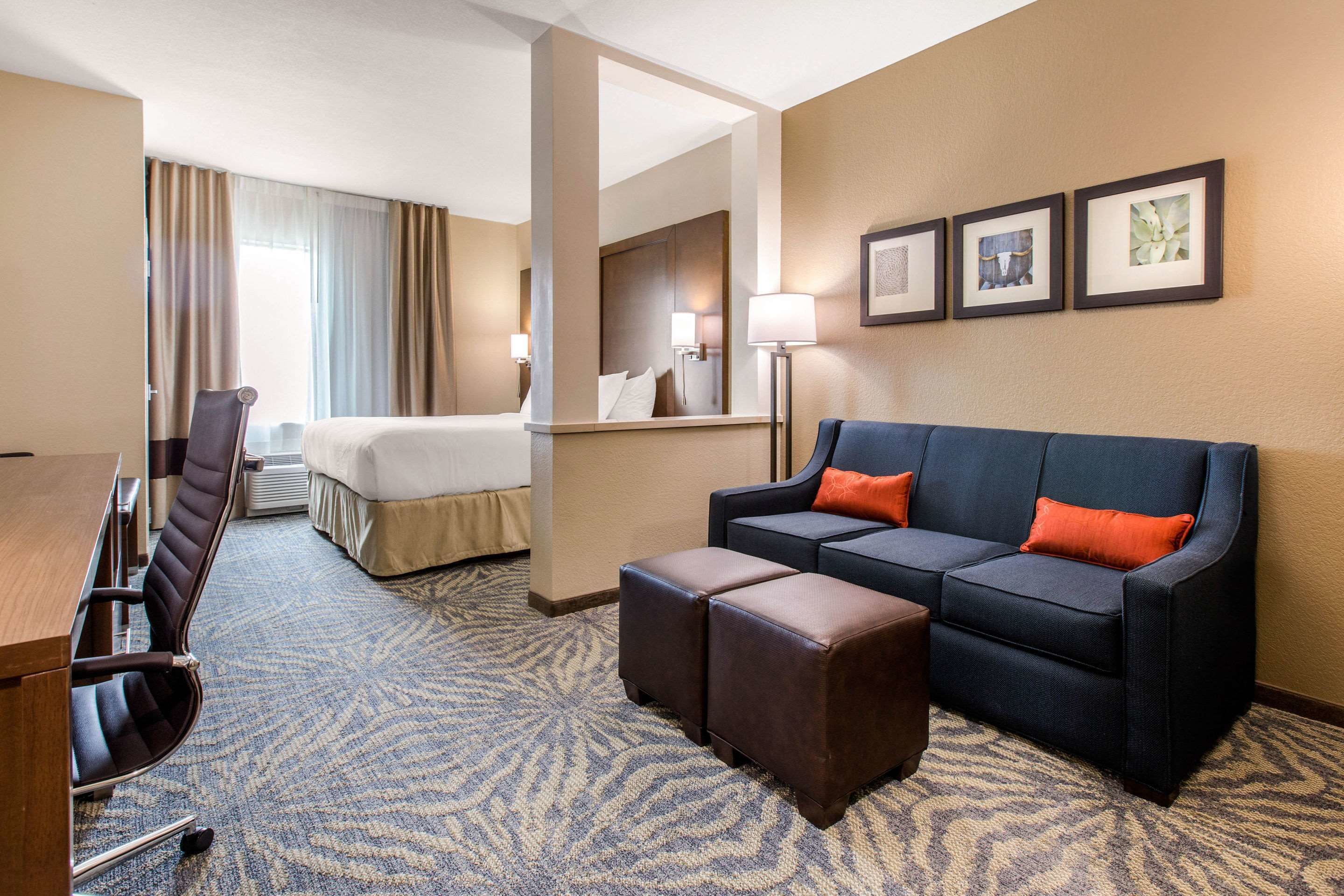 desk, free cots/infant beds, free wifi, bed sheets