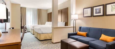 Escritorio, cunas gratuitas, wifi gratis y ropa de cama