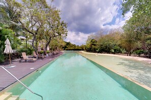 Piscine extérieure