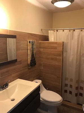 Family Condo, 2 Bedrooms | Bathroom | Shower, towels