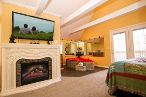 1 bedroom, internet, bed sheets - Gatlinburg Cabin Free Tickets, Heart Whirlpool, Hot Tub, King Bed, Fast Internet (Gatlinburg)