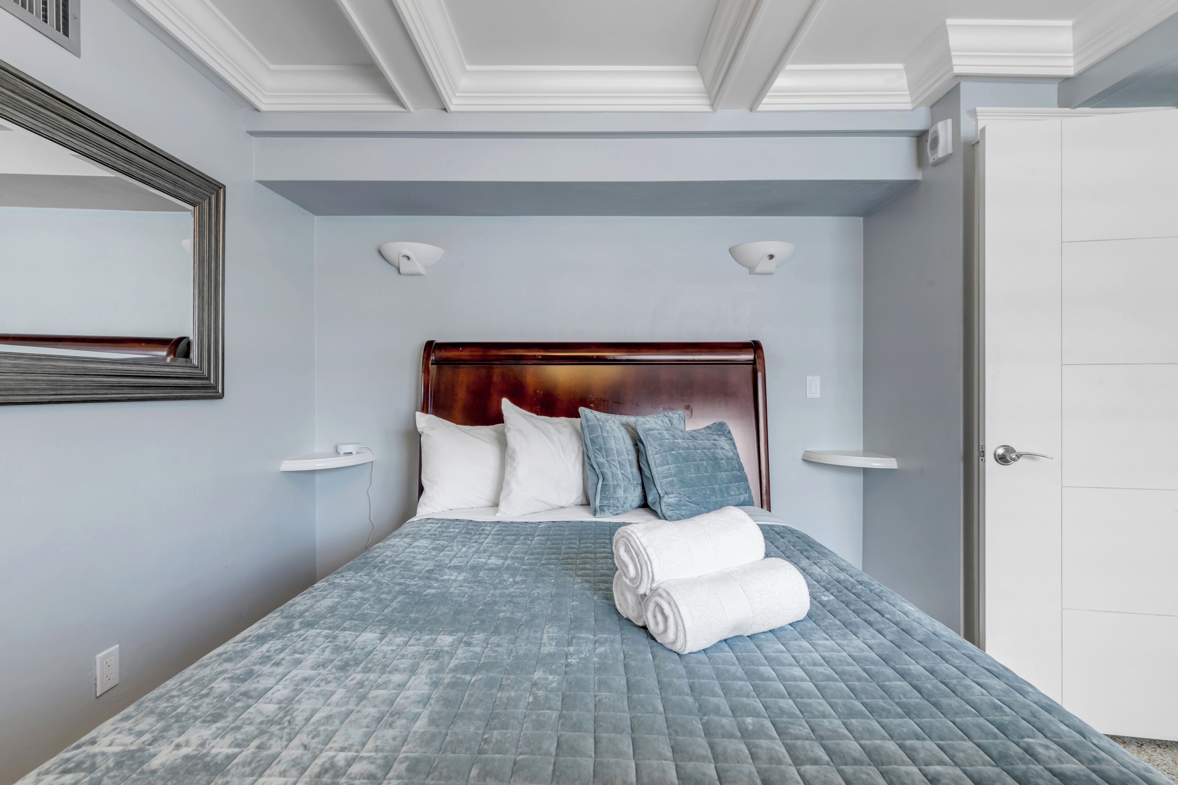 2 bedrooms, iron/ironing board, WiFi (free), bed sheets