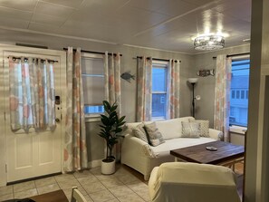 TV - Flip Flop, Salisbury Beach, Melo's Beach House rentals (Salisbury)