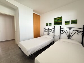 2 habitaciones, tabla de planchar con plancha y wifi gratis 