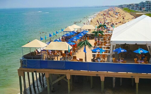 Ocean wave, Salisbury Beach, Melo's Beach House rentals