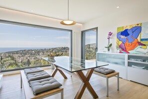 Dining - DESMAIS design house and breathtaking views (Cabrils)