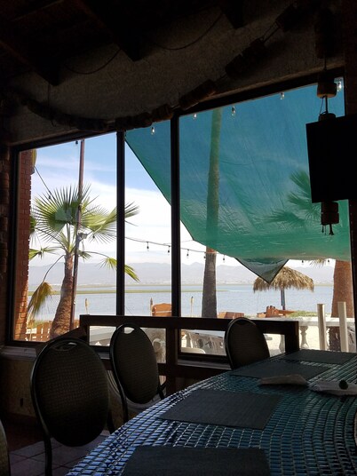 Sleeps 15: Beautiful 3,300 sqft, 2 Story Beach Home w/NEW 9 ppl /72 jet HOT TUB!