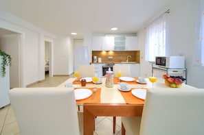 Frigorifero, microonde, forno, lavastoviglie