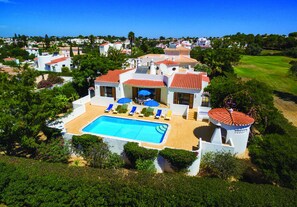 Exterior - Beautiful private enclosed villa with AC & heated pool overlooking golf course (Carvoeiro)