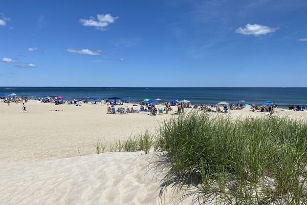 Ubicación a pie de playa, tumbonas y toallas de playa