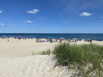 Beachfront Oasis, Seabrook, NH - One step to the beach!