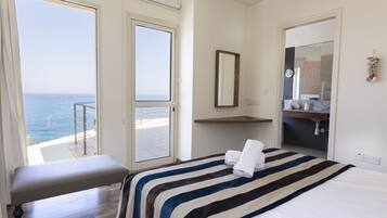 4 bedrooms, in-room safe, iron/ironing board, travel cot