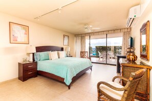 2 bedrooms, iron/ironing board, free WiFi, bed sheets - APPROVED ACCOMMODATION - SEA GLASS - Spacious duplex in St Lawrence Gap (Oistins)