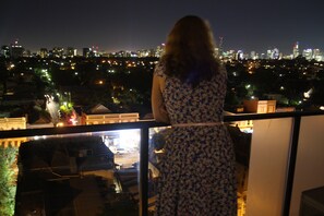 Property grounds - Luxurious with great city views, free Private parking & fast internet  (South Yarra)