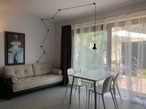 Mesa de pingue-pongue, livros