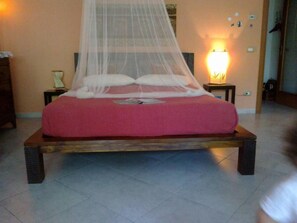 1 bedroom, in-room safe, free WiFi, bed sheets
