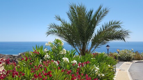 South Facing Apartment, Fantastic Sea Views,Terrace, 300m beach