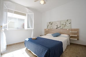 2 chambres, fer et planche à repasser, Wi-Fi, literie fournie