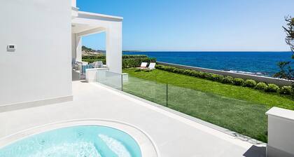 Design sea front villa with mini pool - DiCasaInSicilia