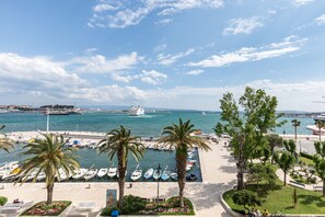 Pool - Riva apartment with sea views in the historic center of Split (Split)