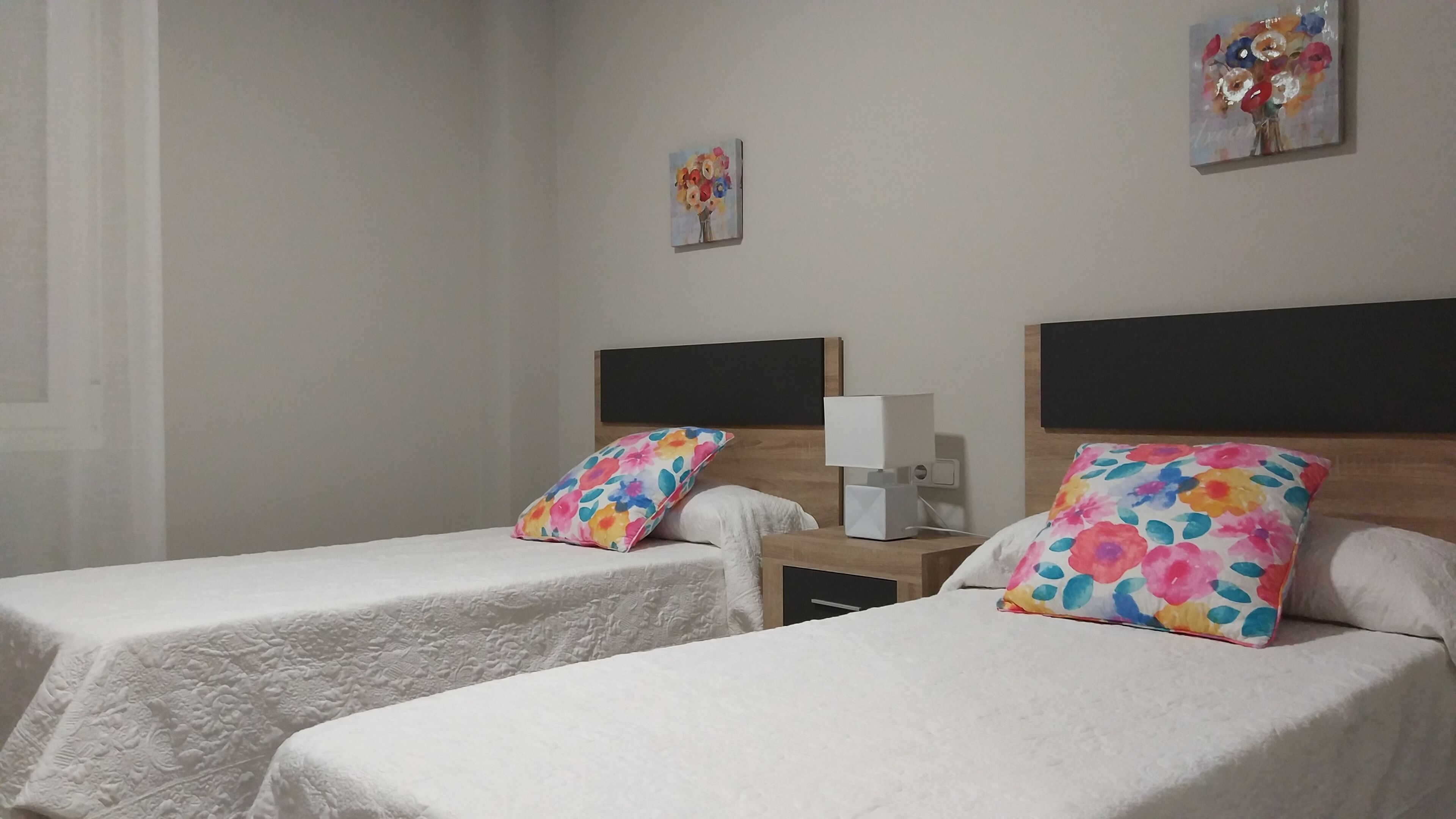 3 bedrooms, desk, soundproofing, iron/ironing board