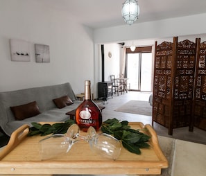TV, fireplace, books, stereo
