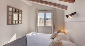 2 chambres, fer et planche à repasser, lit parapluie, Wi-Fi