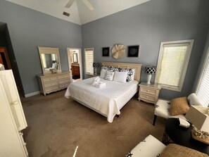 4 bedrooms, iron/ironing board, free WiFi, bed sheets