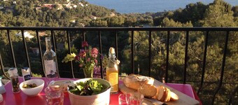 Oversea view, 180° for 2 to 4 Persons, QUIET garden, 2 terraces  Wifi