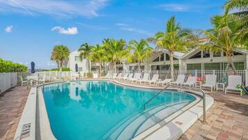 Piscine extérieure, piscine chauffée