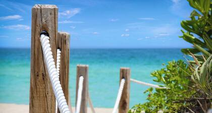 **** SONDERANGEBOTE SOMMER 2019 ~ DIRECT BEACHFRONT CONDO 4 PERSONEN MIT POOL