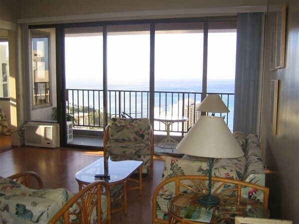 Smart TV, DVD player, books