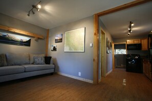 Smart-TV, DVD-Player, Bücher, Videothek