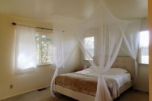 4 Schlafzimmer, Bügeleisen/Bügelbrett, WLAN, Bettwäsche