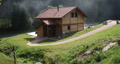 Chalet 2 to 6 people, accep animals, Wifi, 10 minutes from Gerardmer and La Bresse