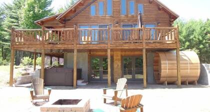 Grand Pines Lodge, Ultimate Log Luxury, Stunning Views, Hot Tub & Sauna, EV Charger, 3D Tour