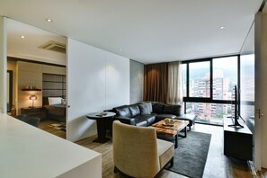 Smart TV, video games, DVD player, books - Luxury Apartment with A/C at Energy Living - El Poblado 
 (Medellín)