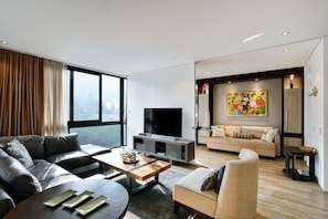 Smart TV, video games, DVD player, books