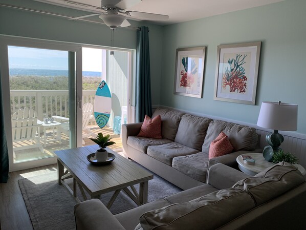 Smart-tv, boeken en een stereo