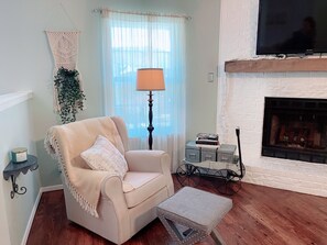 Smart-TV, Kamin, Videospiele